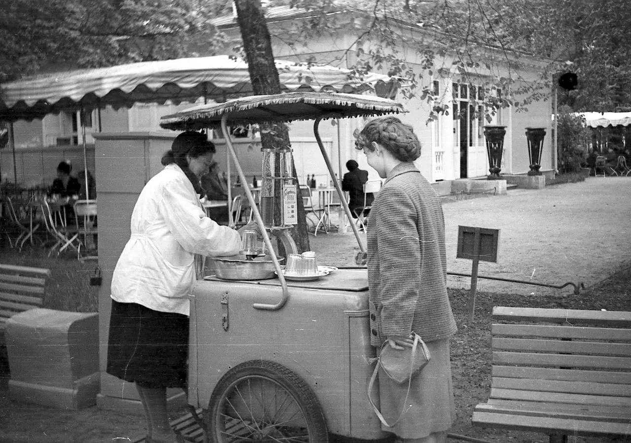 С двойным сиропом, пожалуйста. Летний сад, 1959-й год.