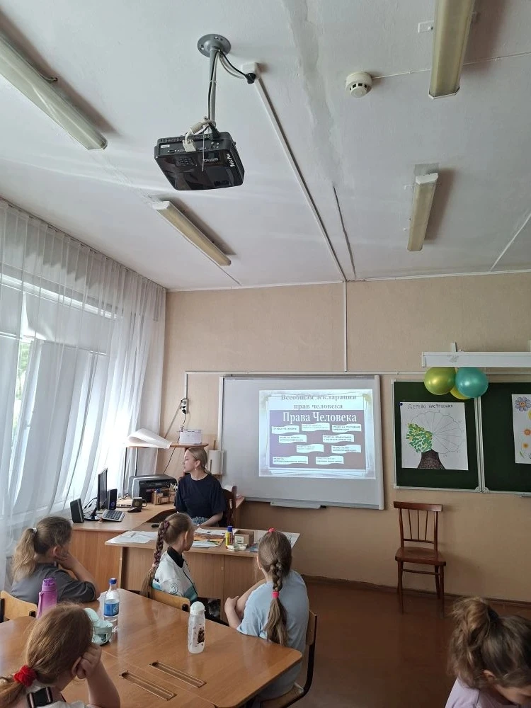 🎉 В лагере «Кристалл» поиграли в «Я знаю свои права»!

5 июня ребята в рамках площадки «Учимся выби