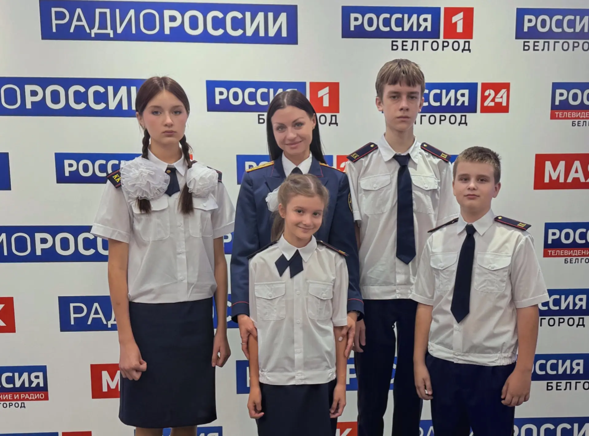 Сотрудник СУ СК России по Белгородской области совместно с учащимися профильных кадетск...