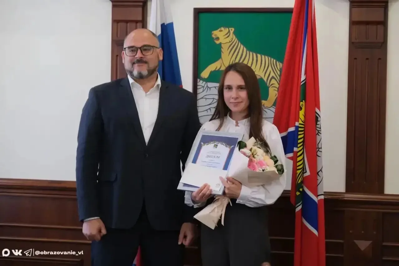 Новая победа!

🏆Один из наших воспитателей занял второе место в очень серьезном и непростом конкурс