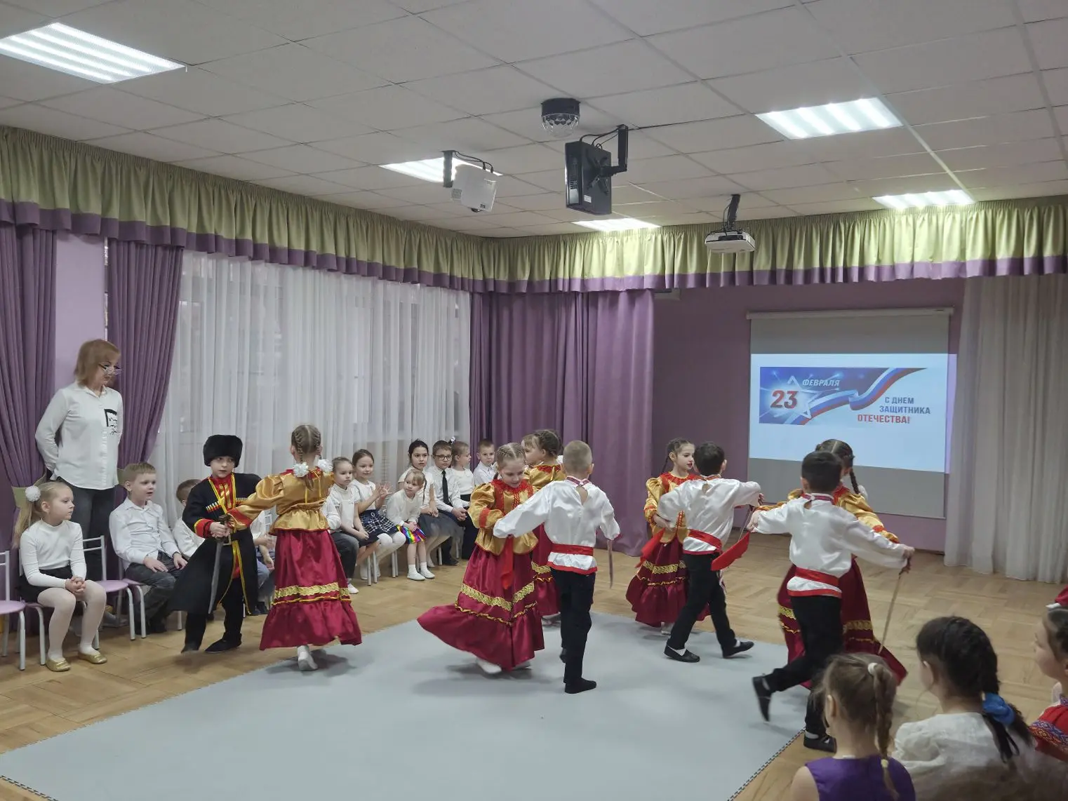 Каждый мужчина, независимо от того является ли он военнослужащим, всегда был, есть и будет защитнико