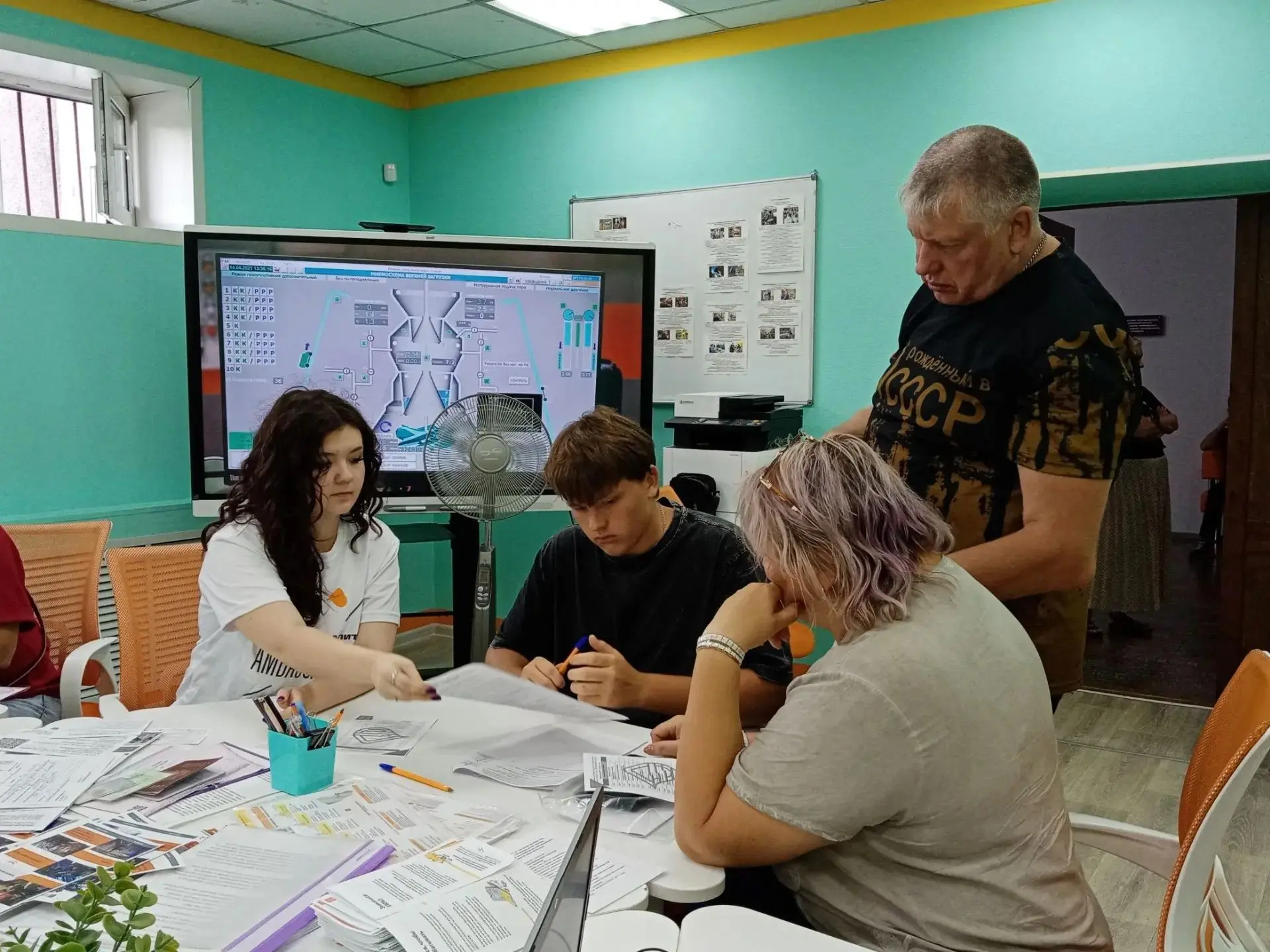 🎁 ПЕРВЫЕ 15 АБИТУРИЕНТОВ КИТ УЖЕ ПОЛУЧИЛИ ПОДАРКИ ОТ ЕВРАЗА!

7 июля в приёмной комиссии Кузнецкого