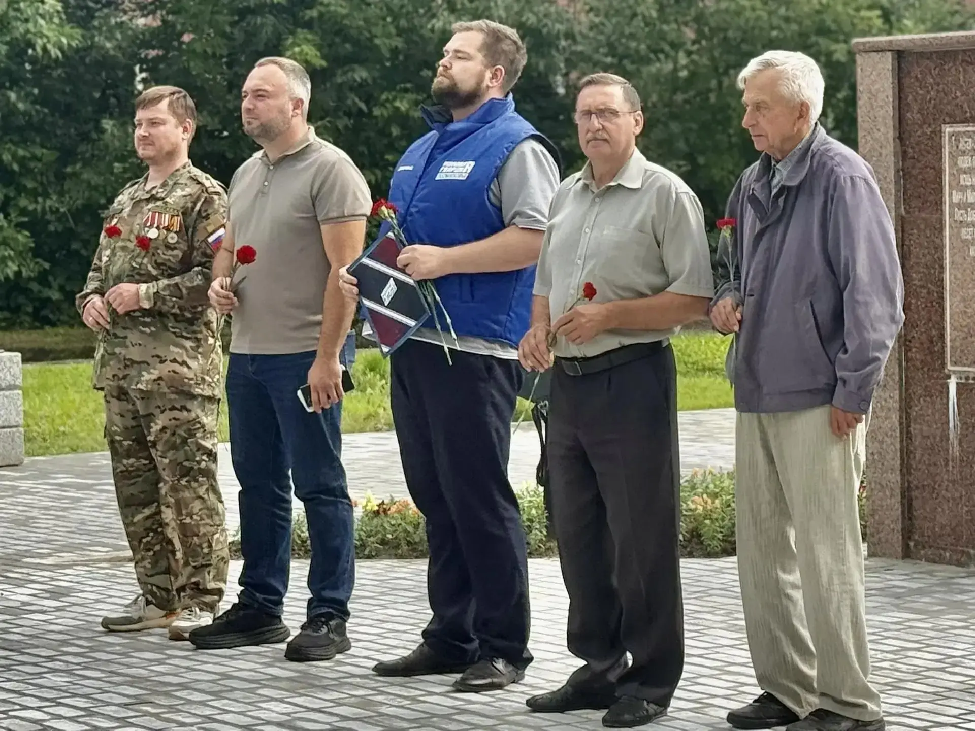 🌺Сегодня у памятника «Ангел Мира» состоялось возложение цветов, приуроченное ко Дню памяти детей-же