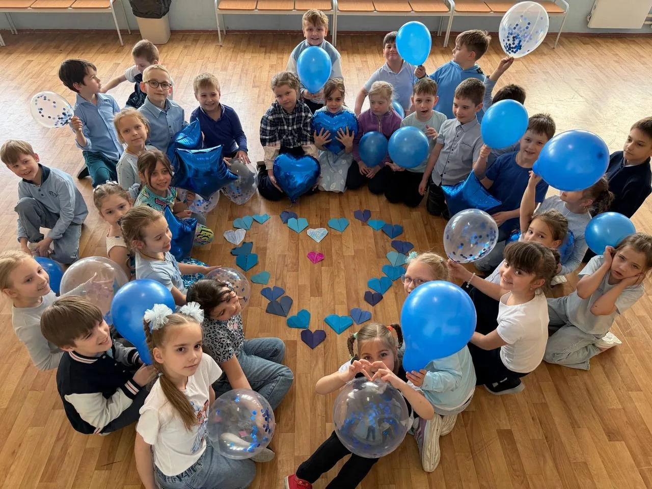 💙🩵 Мир, в котором есть место каждому! 🩵💙  В школьном отделении «Ника» прошло трогательное и важное м