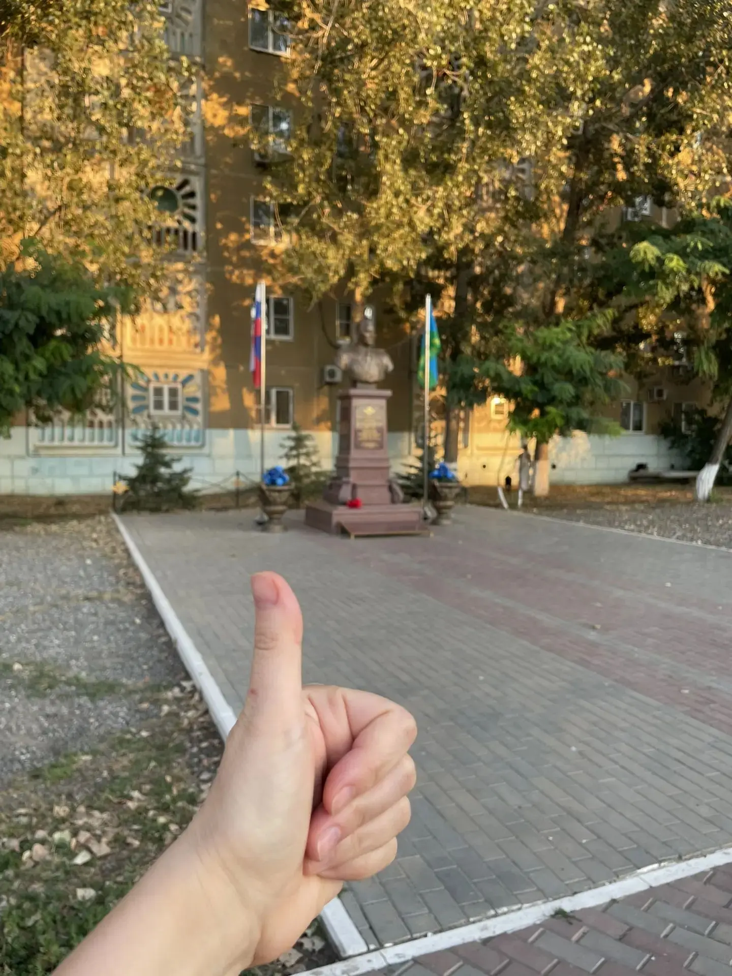 Есть чем гордиться: Памятник Герою Советского Союза, генералу армии Василию Филипповичу...