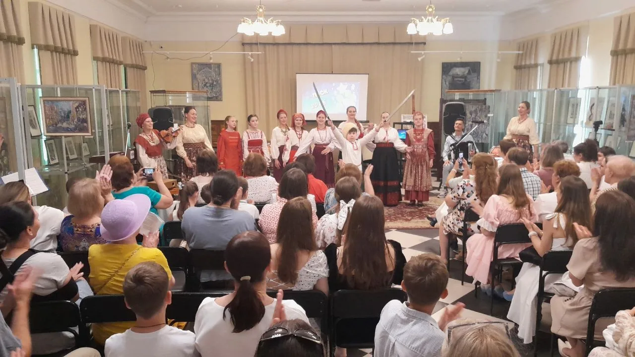 🖼 Ещё несколько фотозарисовок с выпускного концерта Большевязёмской детской школы искусств.

#Вязем