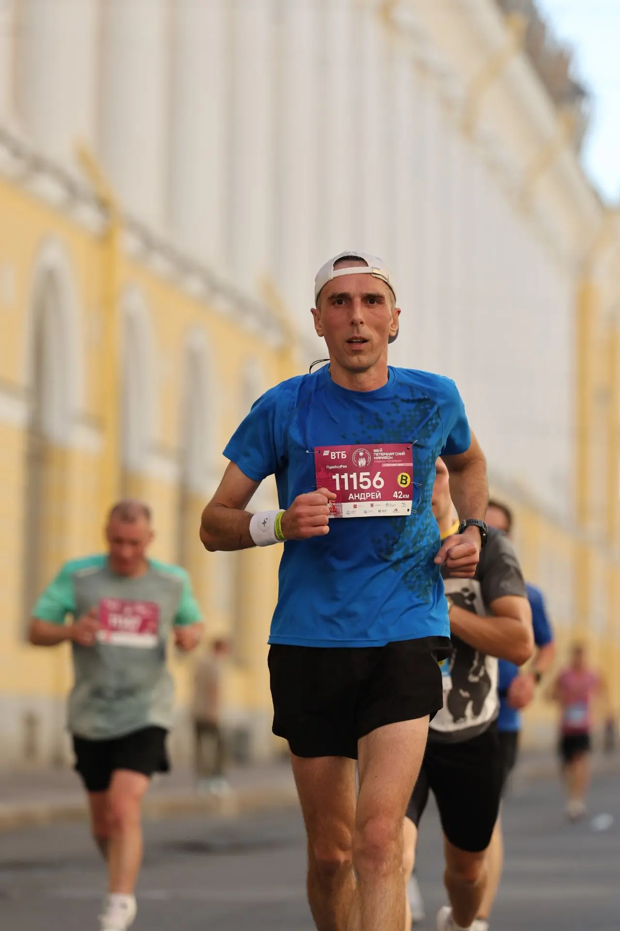 🏃‍♂️ Всем привет! Меня зовут Андрей, и я, кроме всего прочего, очень люблю бегать.