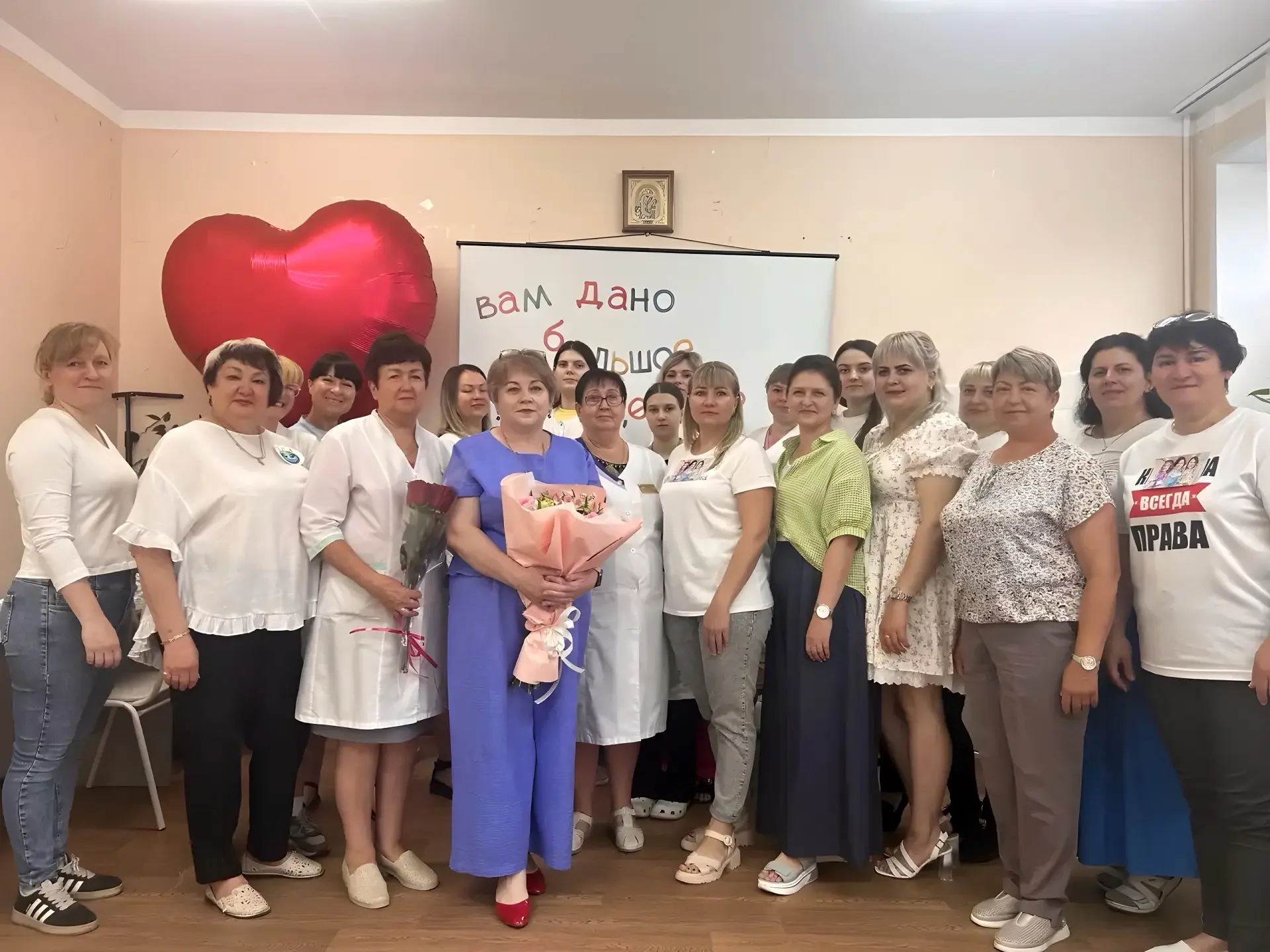 Мы очень любим свою профессию! И День медицинского работника - идеальный повод еще раз признаться са
