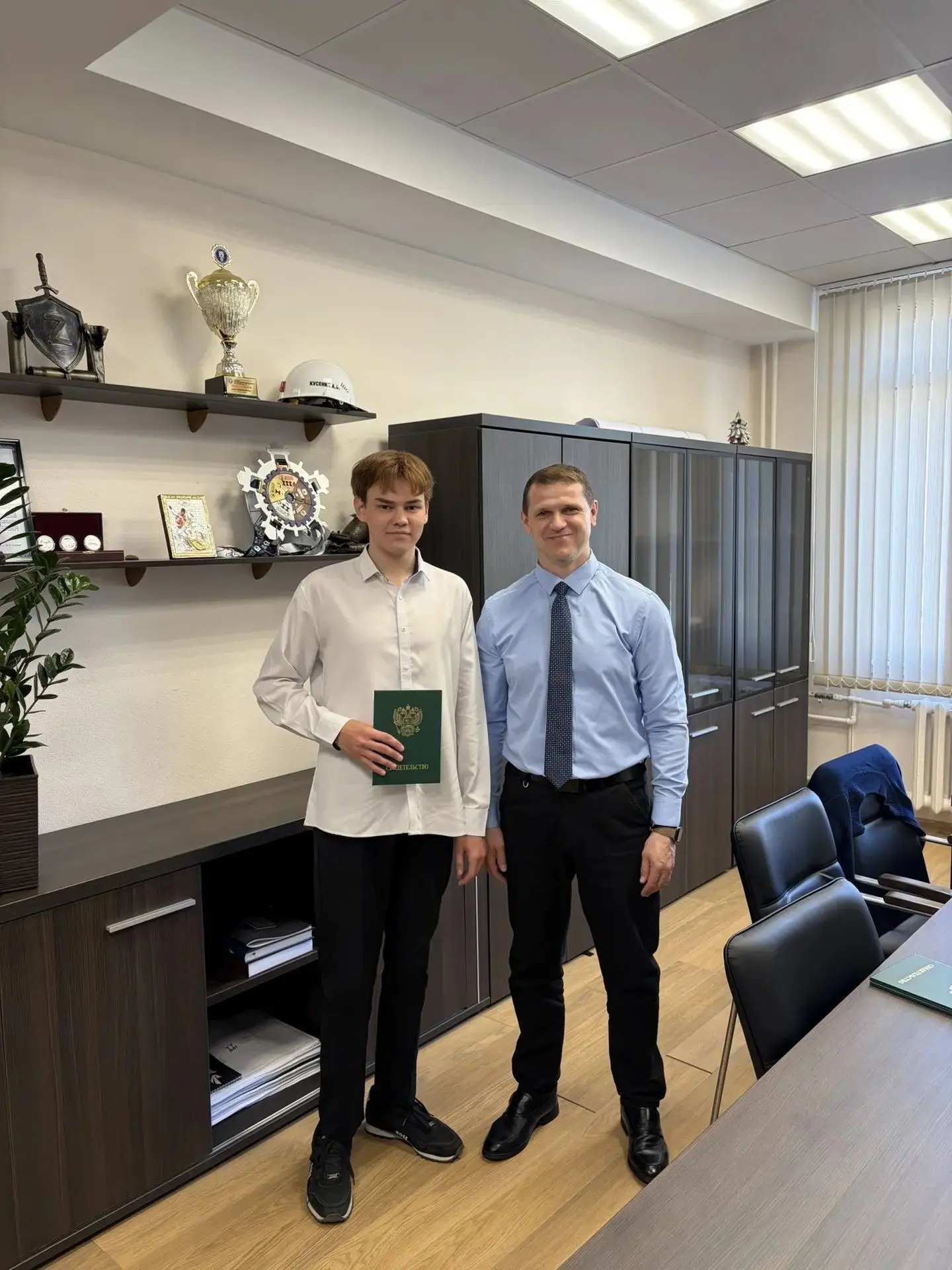 👏 Выпускникам окружной спортивной школы олимпийского резерва им. Т.В. Ахатовой вручили...
