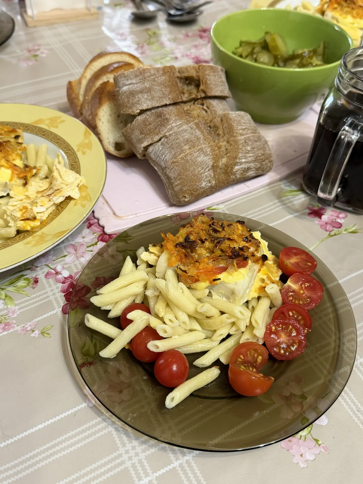 Делюсь рецептом очень вкусной рыбки, которую вчера делала моя тетя🐠  1. Делаем пережарку из моркови 