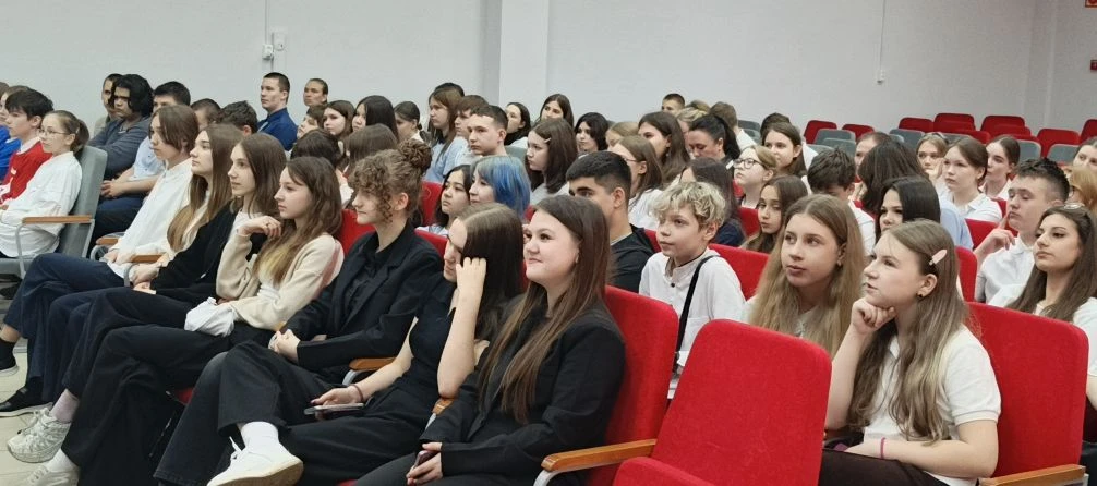 🇷🇺«Проводники смыслов.Новый маршрут»🇷🇺  📌Цель Программы – вовлечь школьников, студентов СПО и вузов 