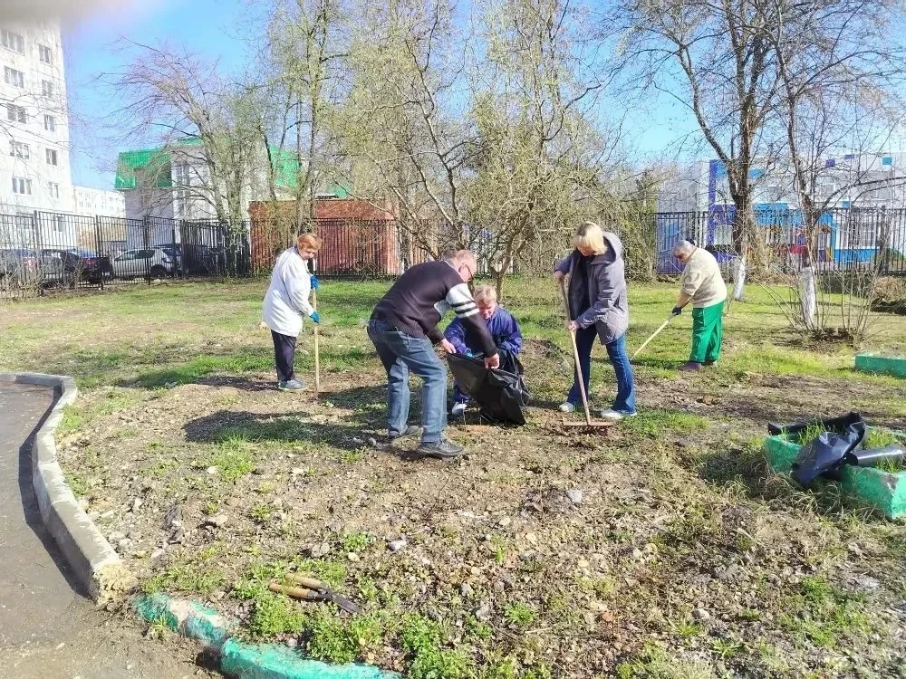 🌿 Чистый город начинается с нас! 🌿  Сегодня сотрудники нашего Центра образования  приняли участие в 