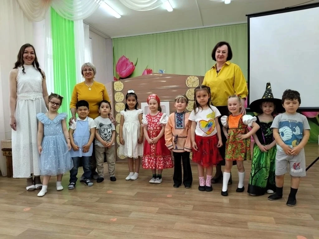 В средней группе "Дельфинчики" сегодня праздник!!!🎉 Дети первый раз вместе с педагогам...