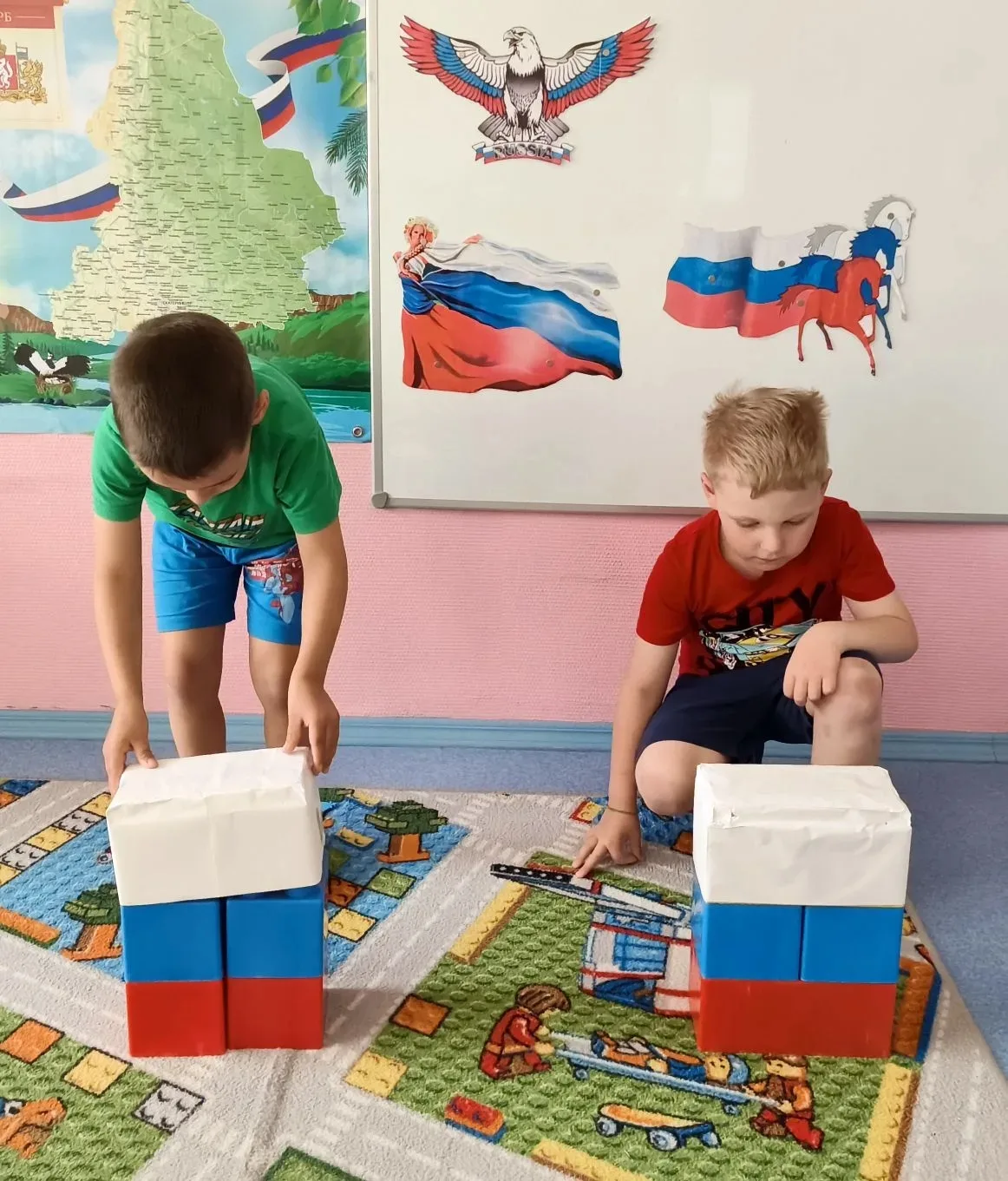 🇷🇺В группе "Одуванчики' прошла тематическая неделя посвященная Дню России. 🇷🇺Ребята...