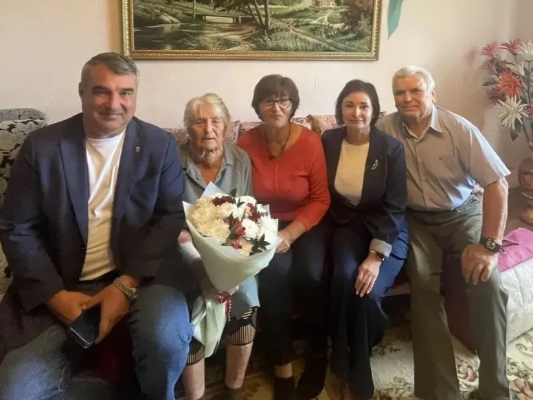 🎂Сегодня свой 95-летний юбилей отмечает замечательная женщина, ветеран труда, тружениц...