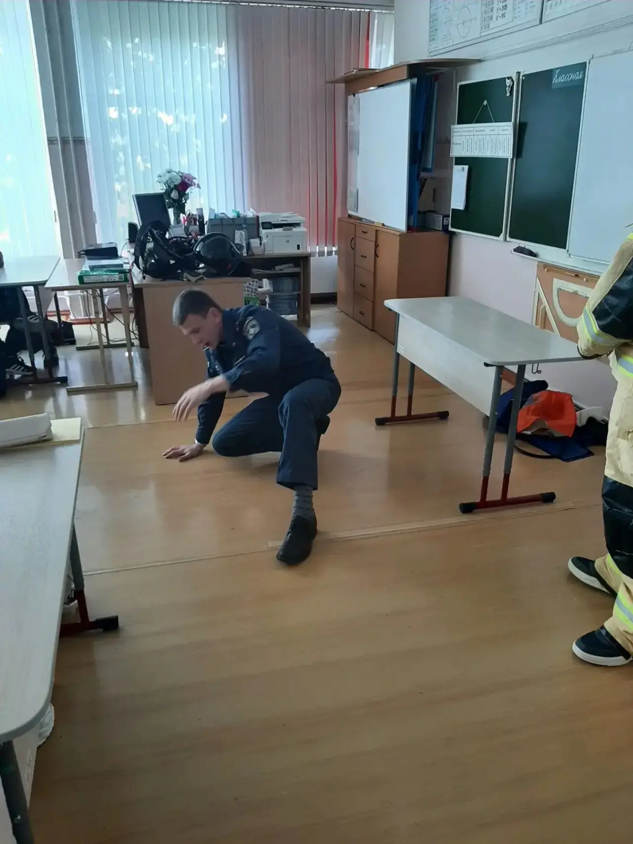 В школе № 34 прошел Единый урок по основам безопасности и защиты Родины (ОБЗР), организ...