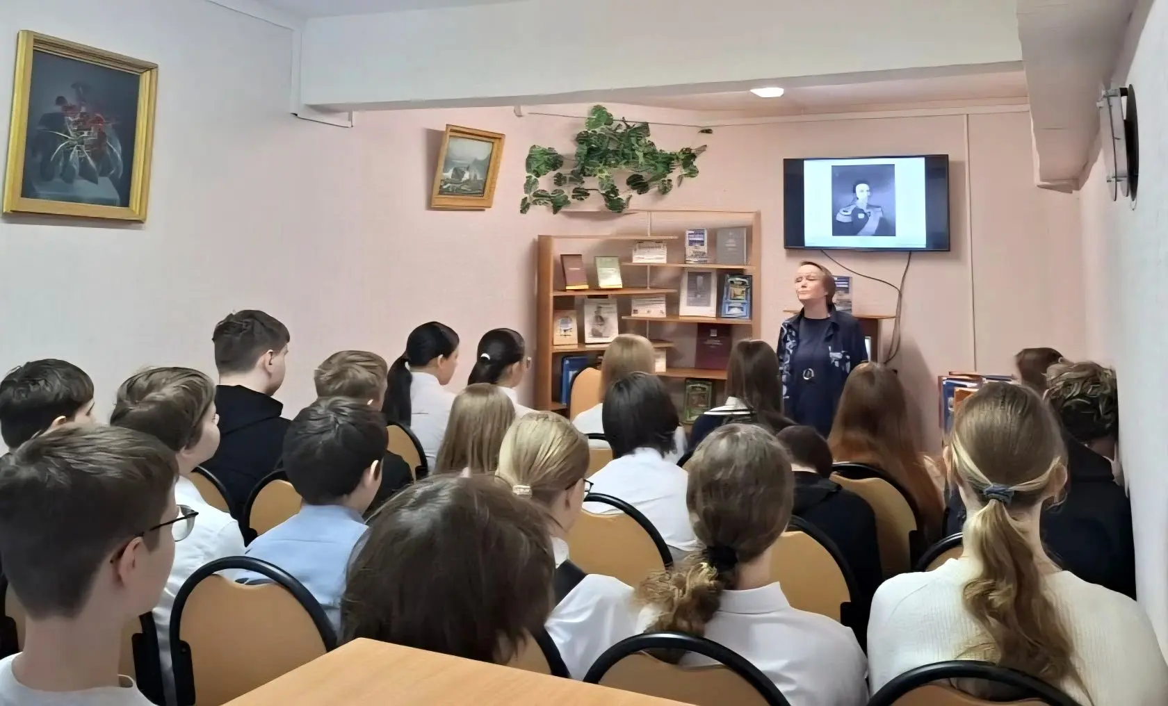⚓️ Ветер странствий в стенах библиотеки: как 7А и 7В встретились с историей и морем! 🌊  📚 На этой не