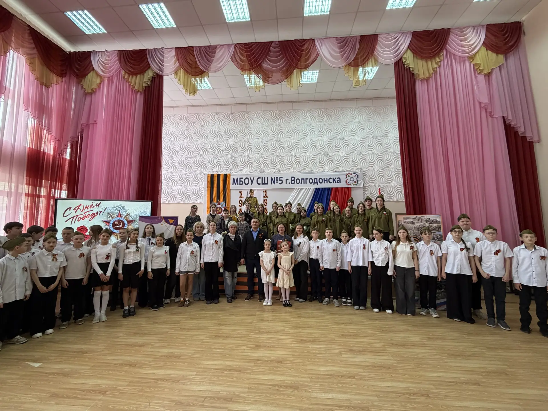 Тишина в зале, которая разрывалась аплодисментами... 👏  8 мая, накануне великого праздника Дня Побед