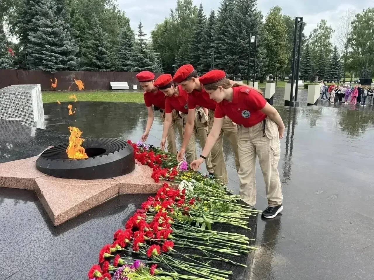 День памяти и скорби в школах Нижнекамска: ребята почтили память героев