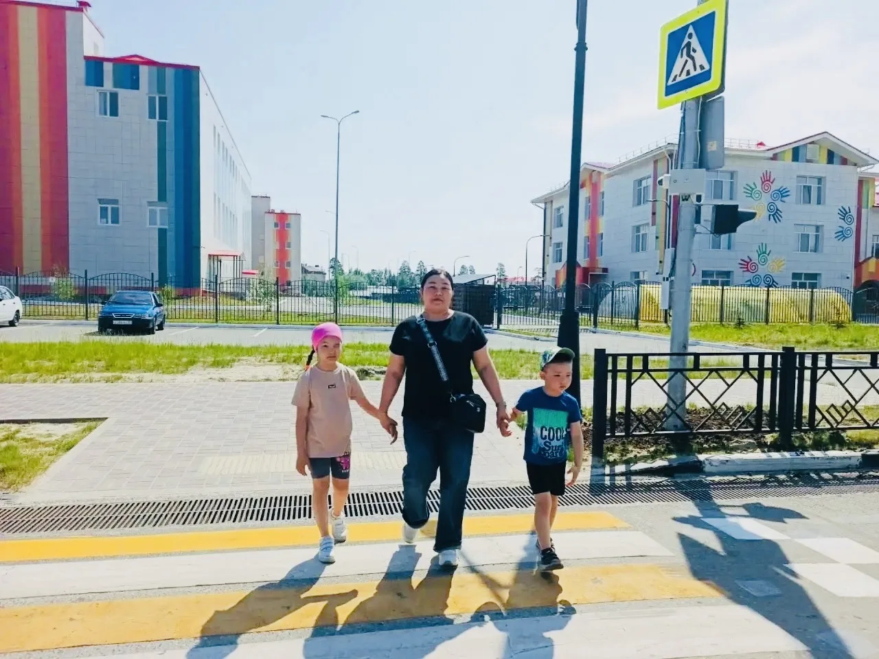Безопасность начинается с нас❤️

Каждое утро мы провожаем своих детей в детский оздоровительный лаге