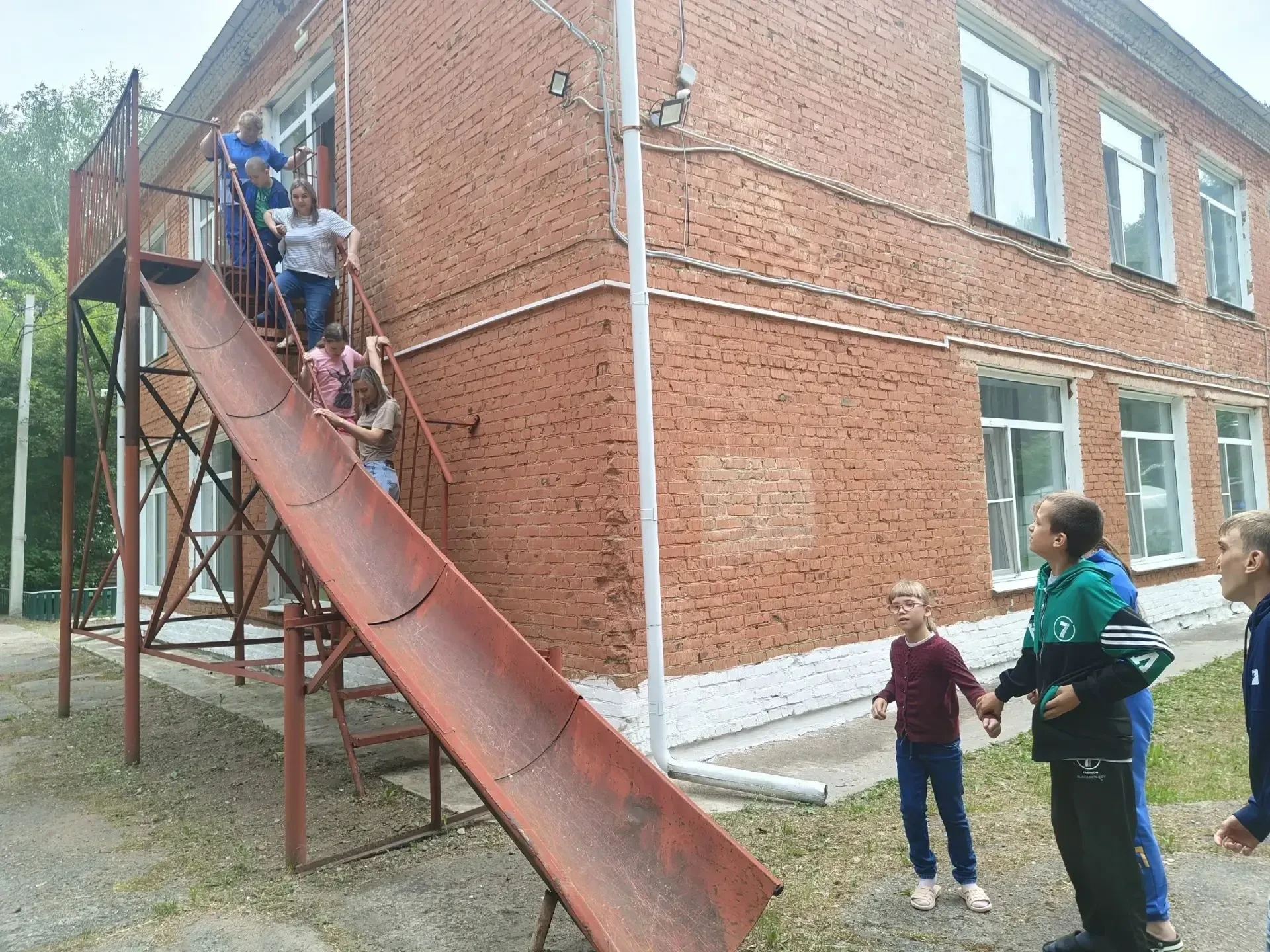 По поручению губернатора Кузбасса Ильи Владимировича Середюка проводим в учреждениях дополнительные 