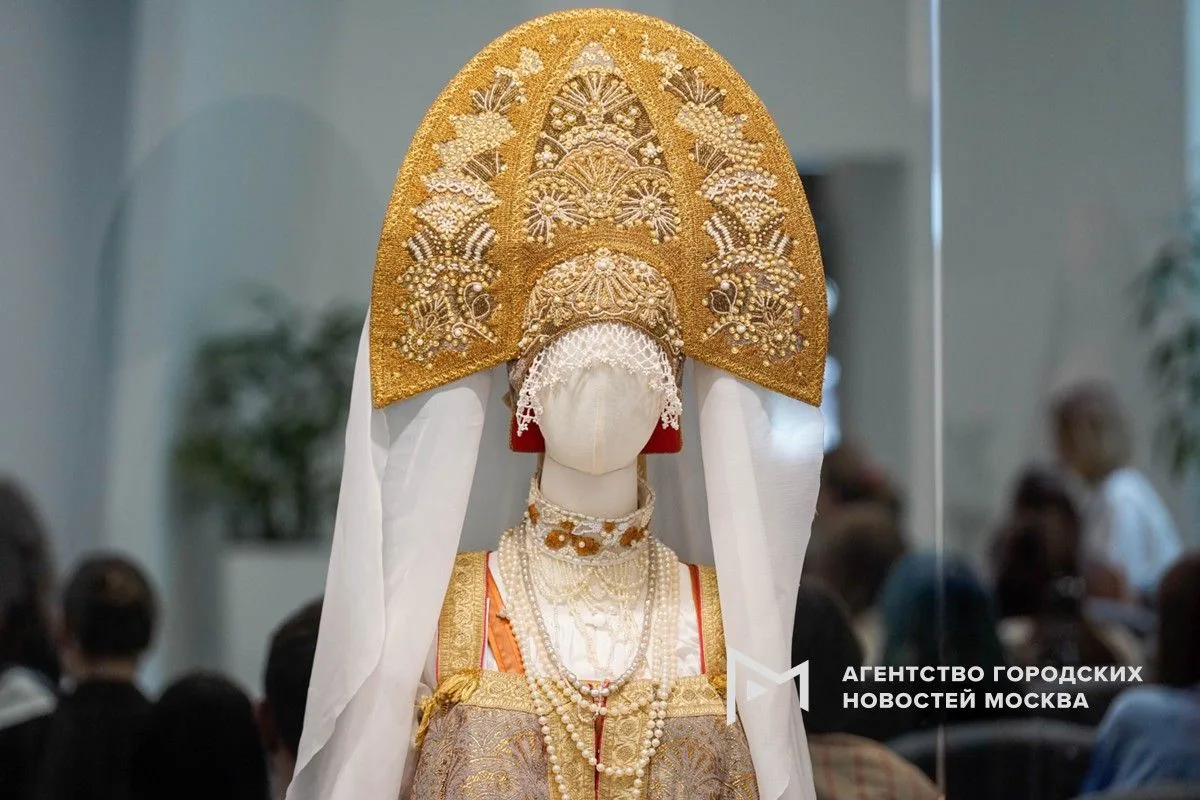 В 30 столичных центрах госуслуг «Мои документы» начала работу выставка «Культурный код ...
