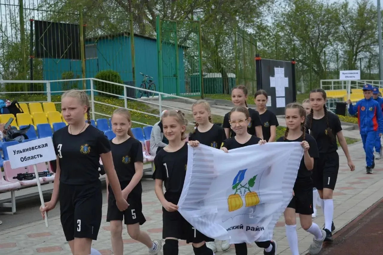 🏏Наши ученики — на Всероссийских соревнованиях по русской лапте!

🥎С 11 по 17 мая в городе Сенгиле