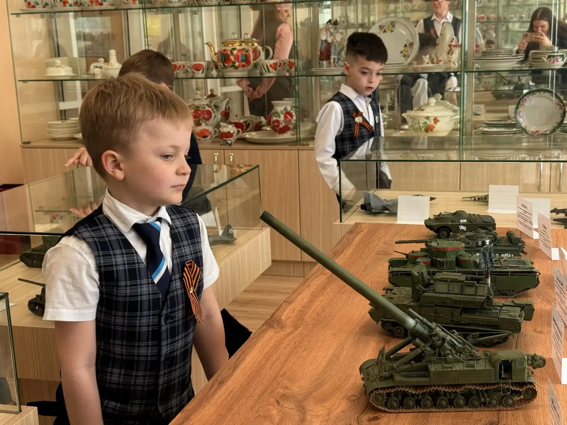 ️Хранители памяти🎖️   Знаете, что помогает оживить страницы истории? Увлечённость и руки, которые тв