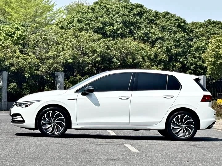 VOLKSWAGEN GOLF, 2023 год