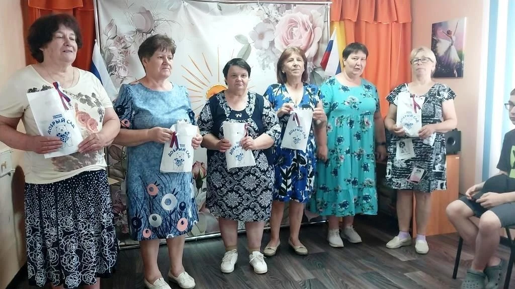 💥     ДЛЯ СВОих

     В преддверии праздника Дня России в клубе поселка Лисица прошла встреча с уча