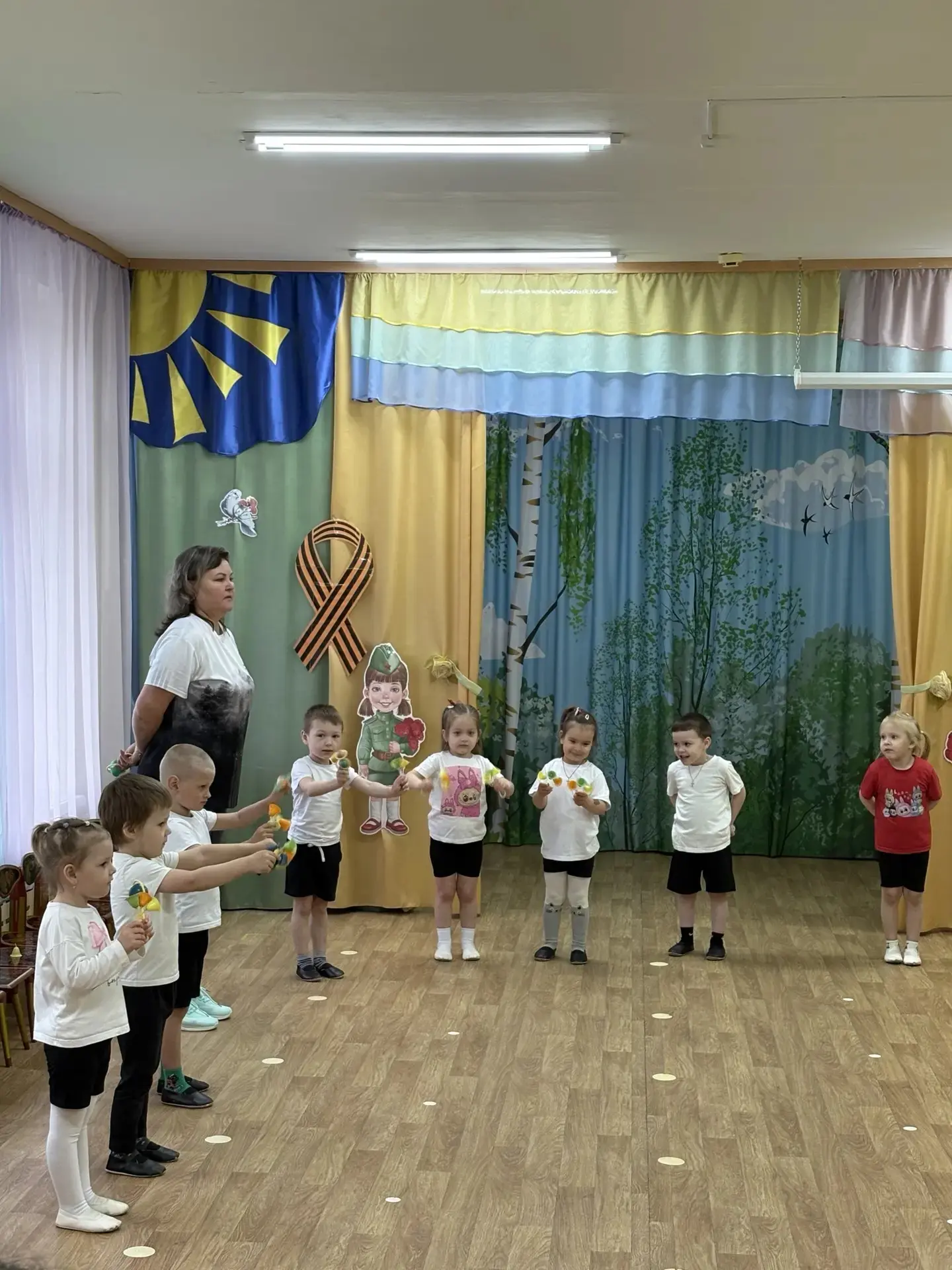 Центр развития ребёнка - детский сад "Ленок":   ДЕНЬ ОТКРЫТЫХ ДВЕРЕЙ В ГРУППЕ "СВЕТЛЯЧОК" 🚪🪲  "Нам с