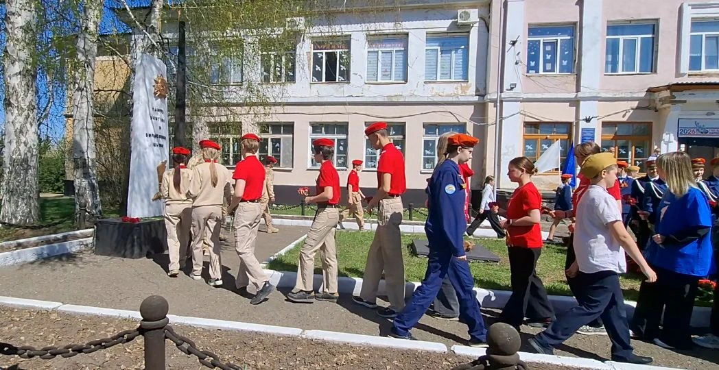 Память жива в наших сердцах 🕯  Сегодня на территории школы №3 города Осинники состоялась торжественн
