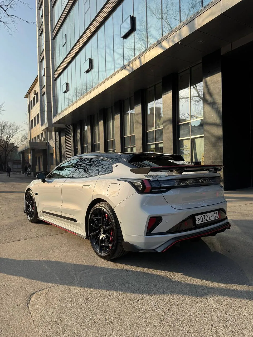 🤩Скидка еще 500.000 ₽ до конца недели  ZEEKR 001 FR  ▪️ Год выпуска — 2024  ▪️ Электро | полный прив