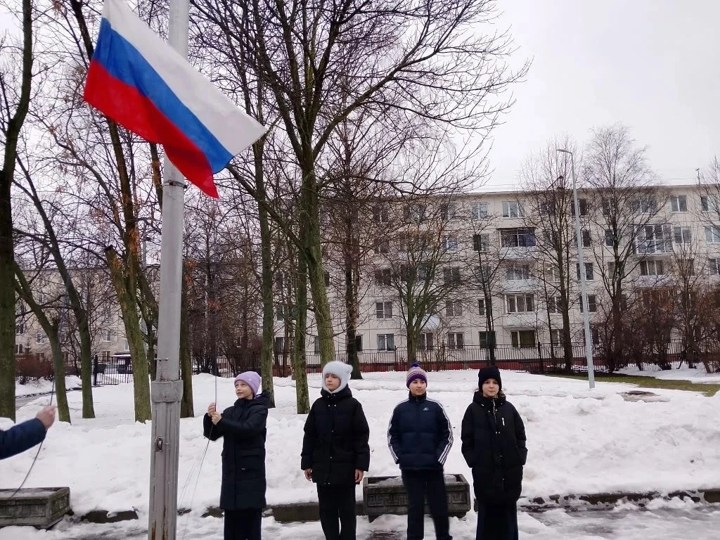 Торжественнеое поднятие Государственного флага #Школа345 💫2 марта 2026 года 💫ПОНЕДЕЛЬНИК  Утро начал