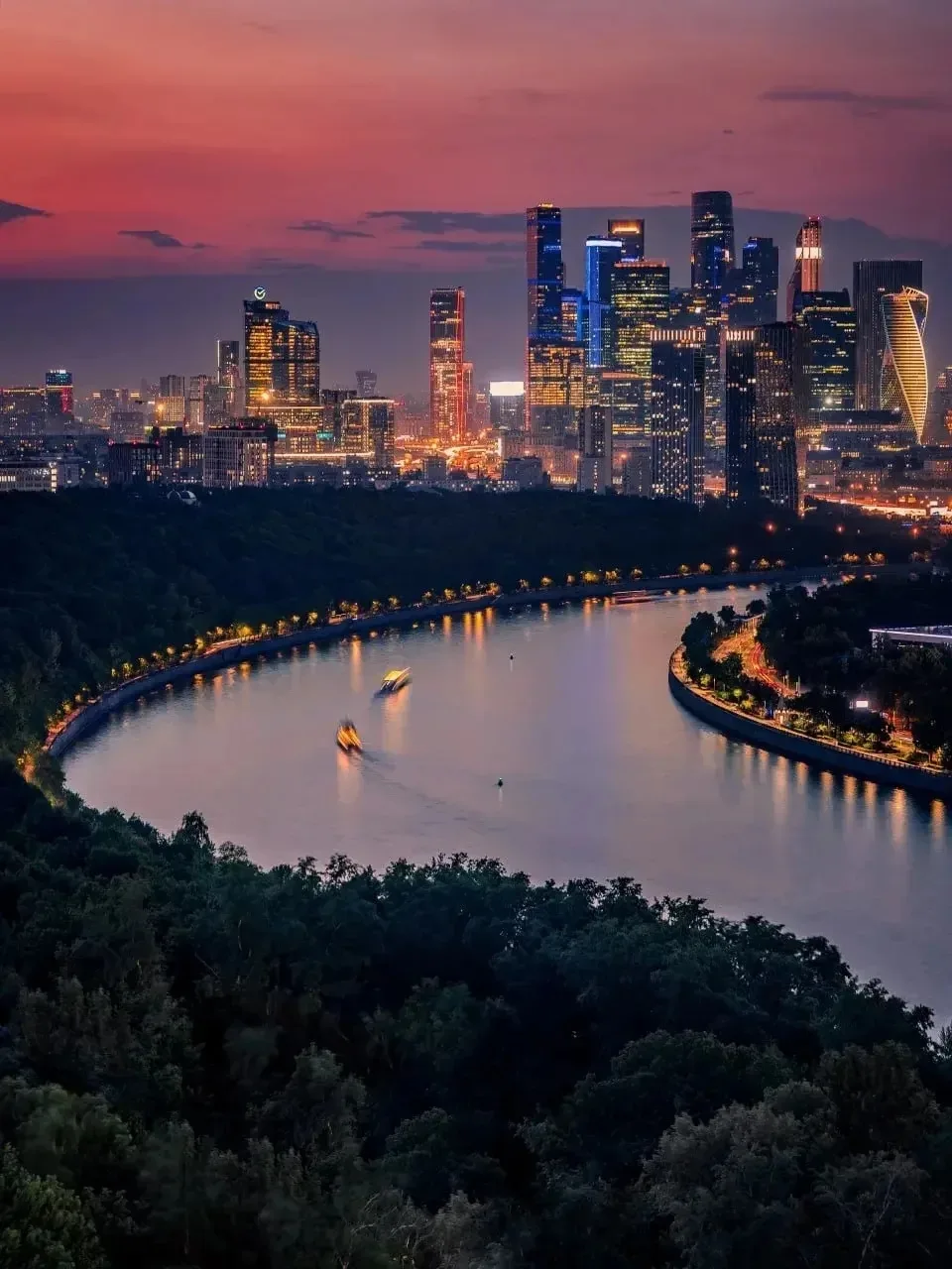 ❤️ Вечерняя Москва, которую невозможно не любить

Когда дневная суета стихает, столица загорается ты