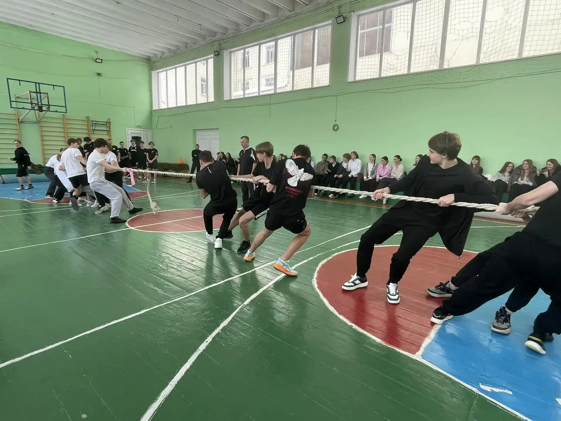 💪 «А ну‑ка, парни!» — силу, ловкость и командный дух демонстрируют наши старшеклассники!  В рамках Н