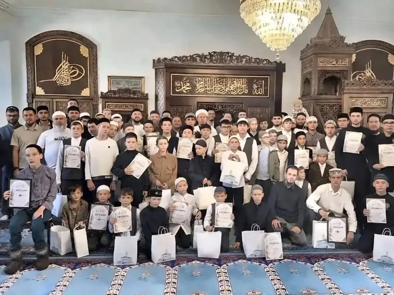 4 октября в мечети «Зангар» г.Казани прошёл первый конкурс Куръана среди участников про...