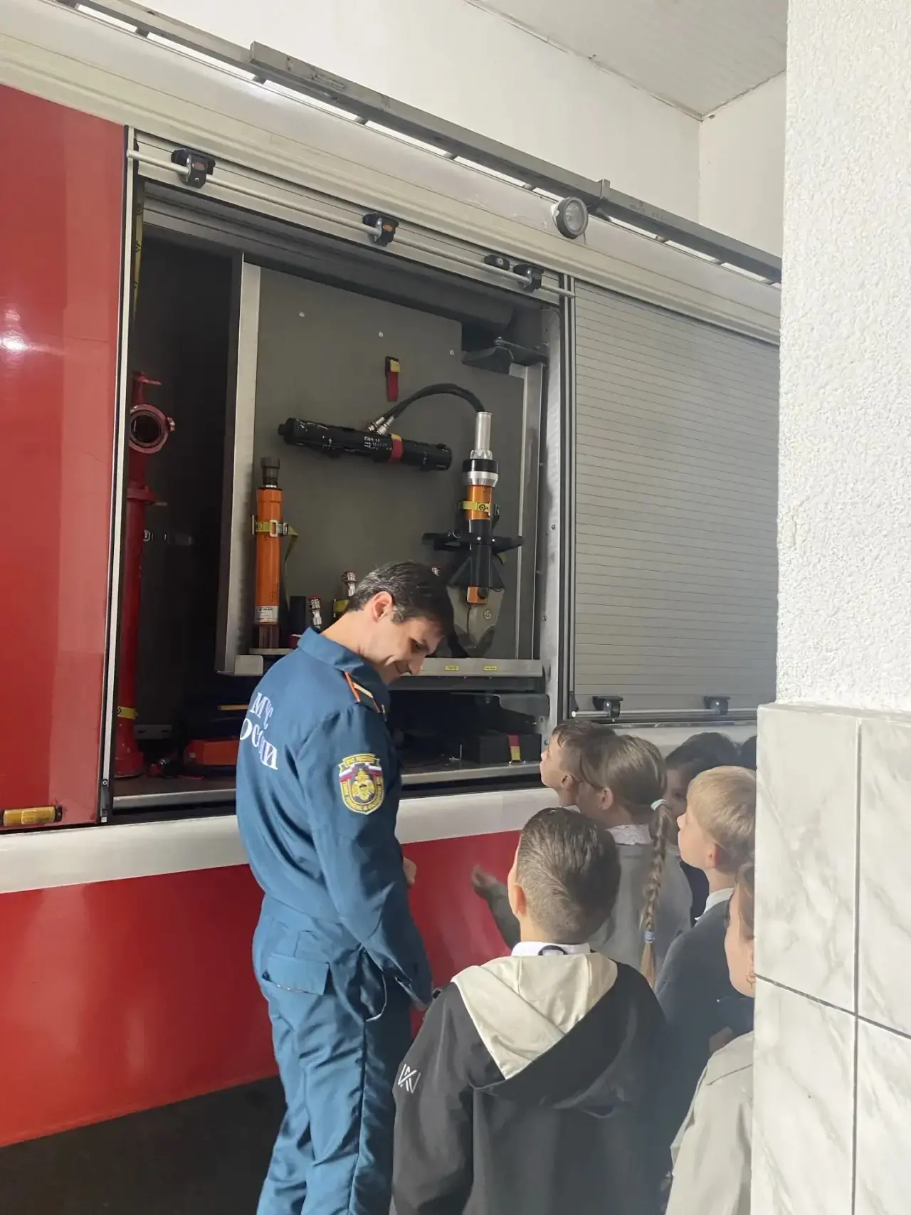 🔥 Незабываемая экскурсия в пожарную часть! 🚒  📆Сегодня ученики 1 «Г» класса побывали в гостях у наст