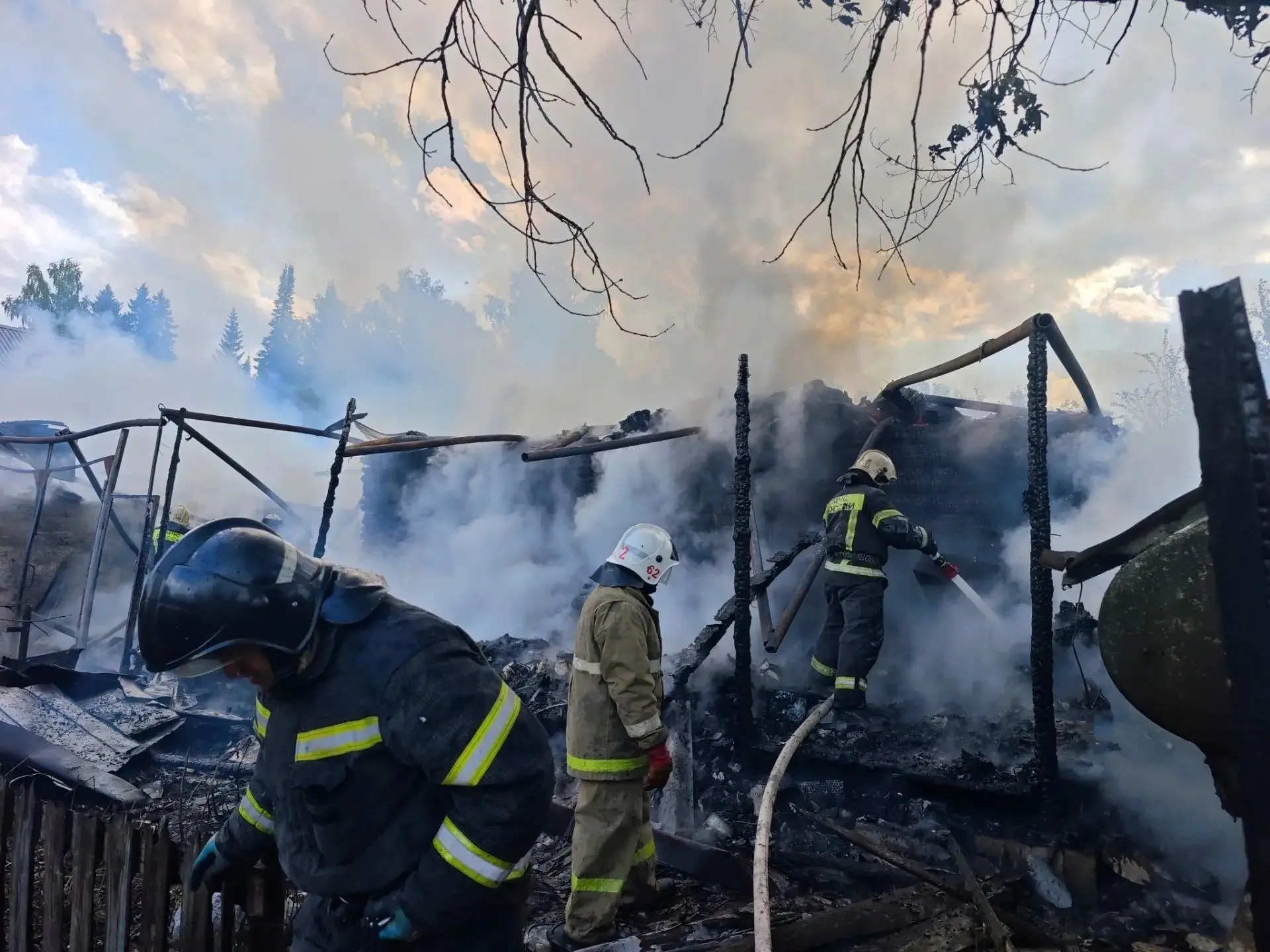 После жуткой аварии с автобусом в Екатеринбурге на допрос доставили водителя и директор...