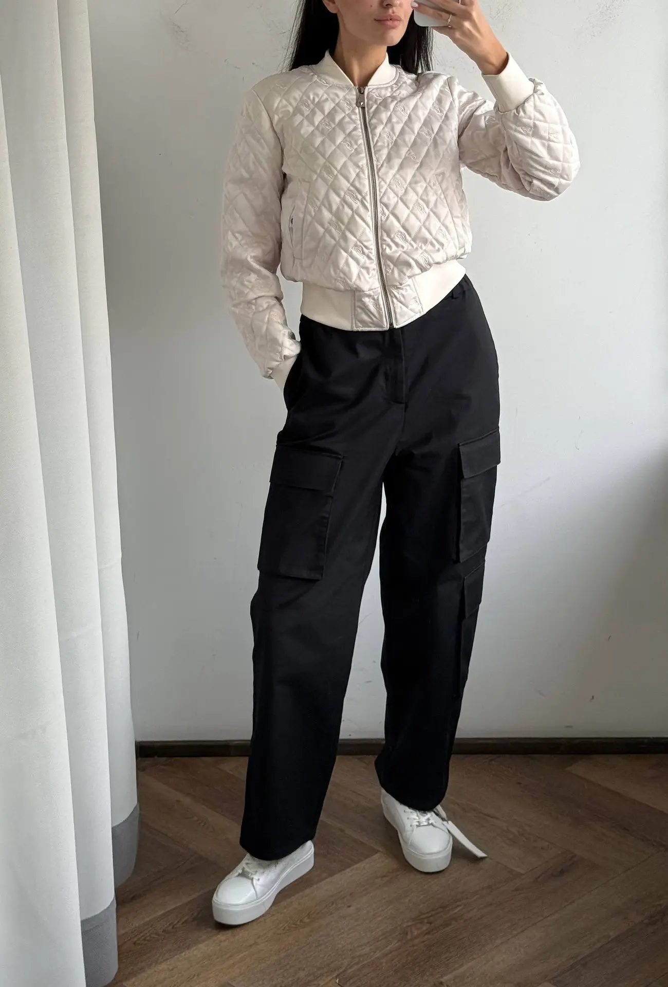 Бомбер Guess