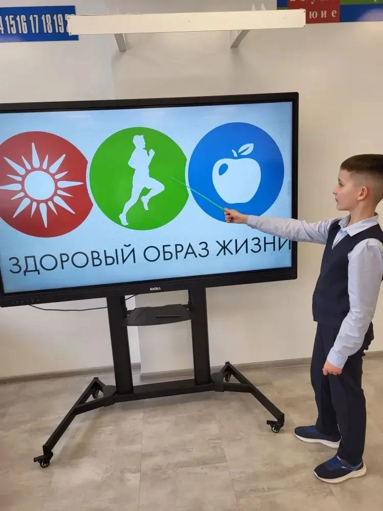 В рамках Всероссийской акции «Будь здоров!» для учащихся 4 «В» класса был проведен классный час на т