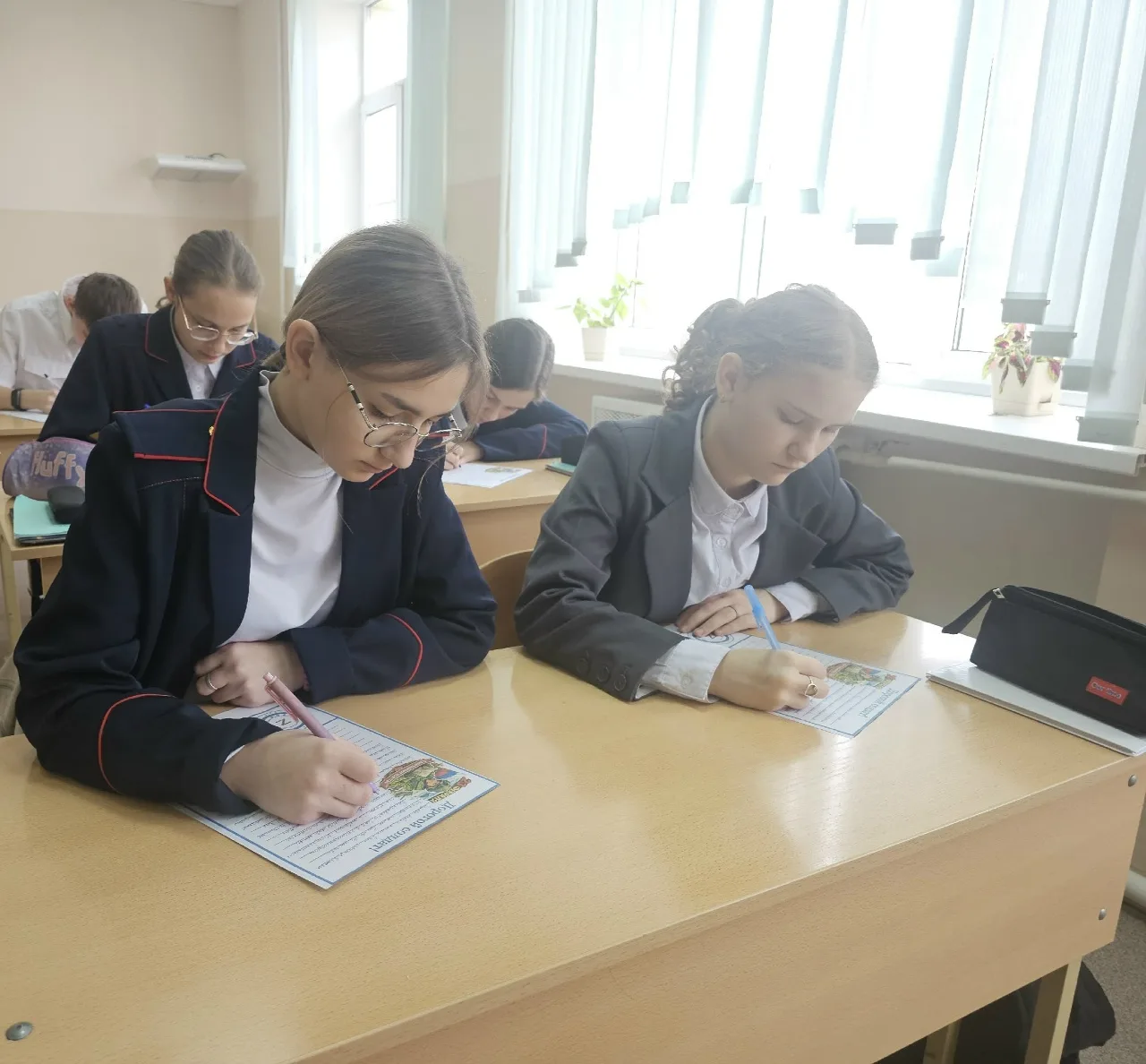 В преддверии праздника 23 февраля учащиеся Крымской школы