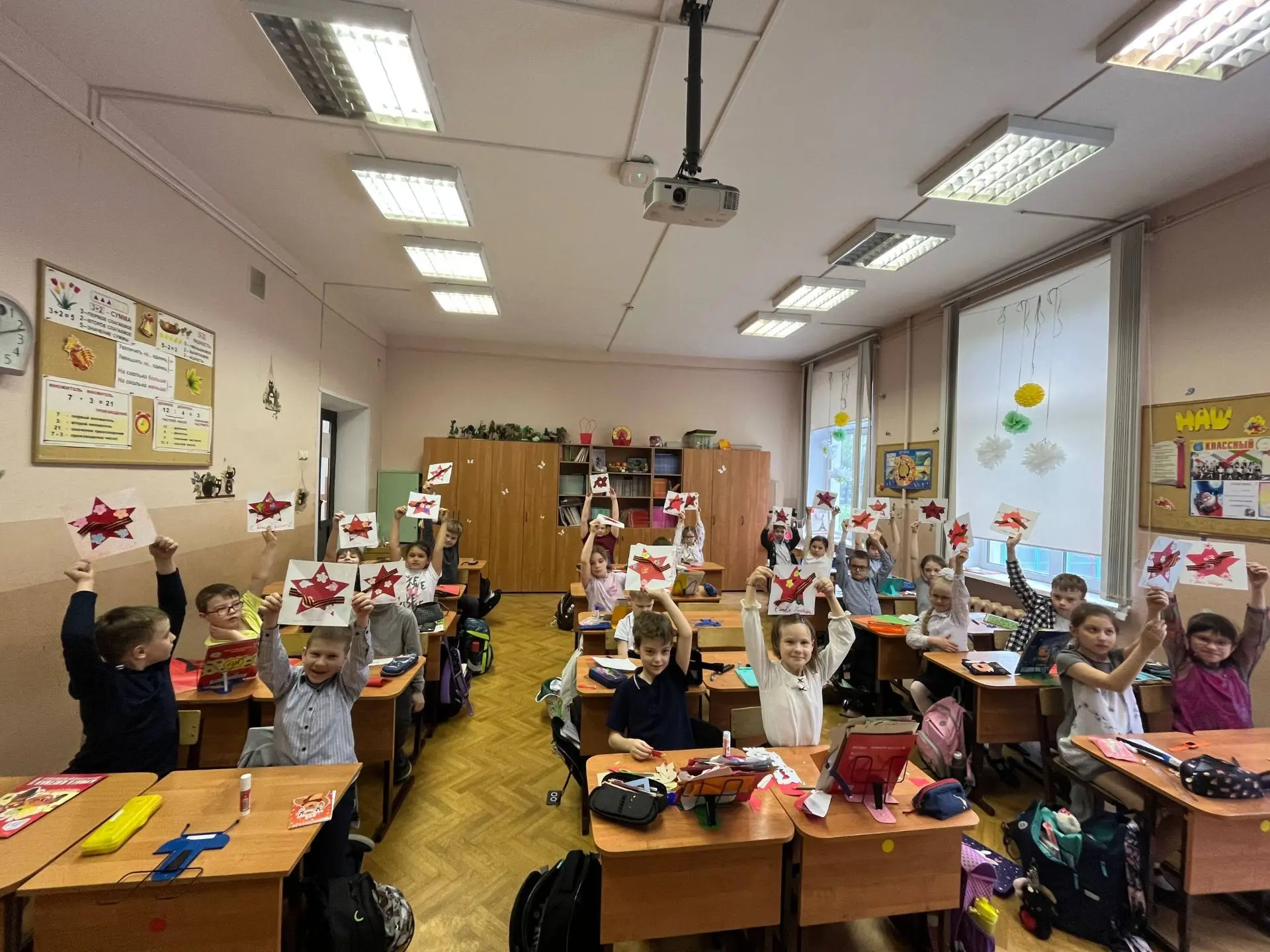 🙌 Мастер-классы на 9 мая  9 Мая — праздник, объединяющий поколения.  В преддверии Дня Великой Победы