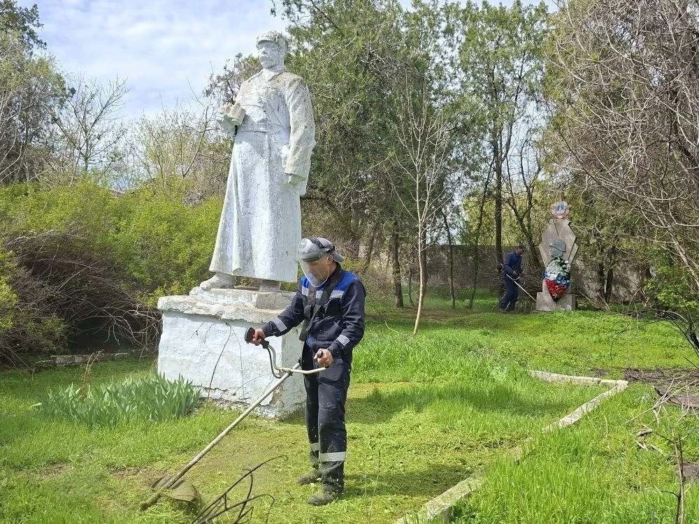 В Лукьяновке привели в порядок памятник и братскую могилу красноармейцев, погибших в Гражданскую вой