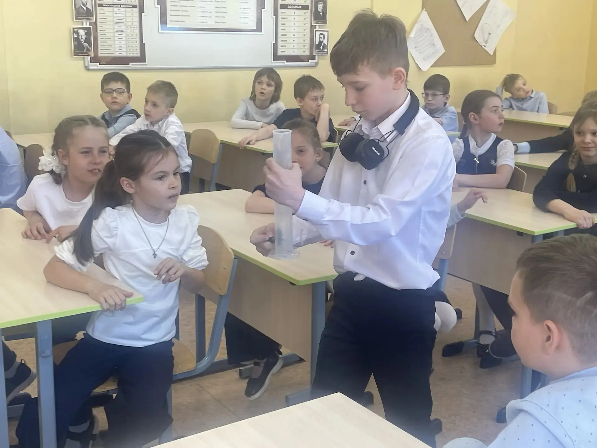 🧪 Физическое шоу — успех на все 100 %! 🧪  5 «Л» класс устроил крутые научные эксперименты для ребят 