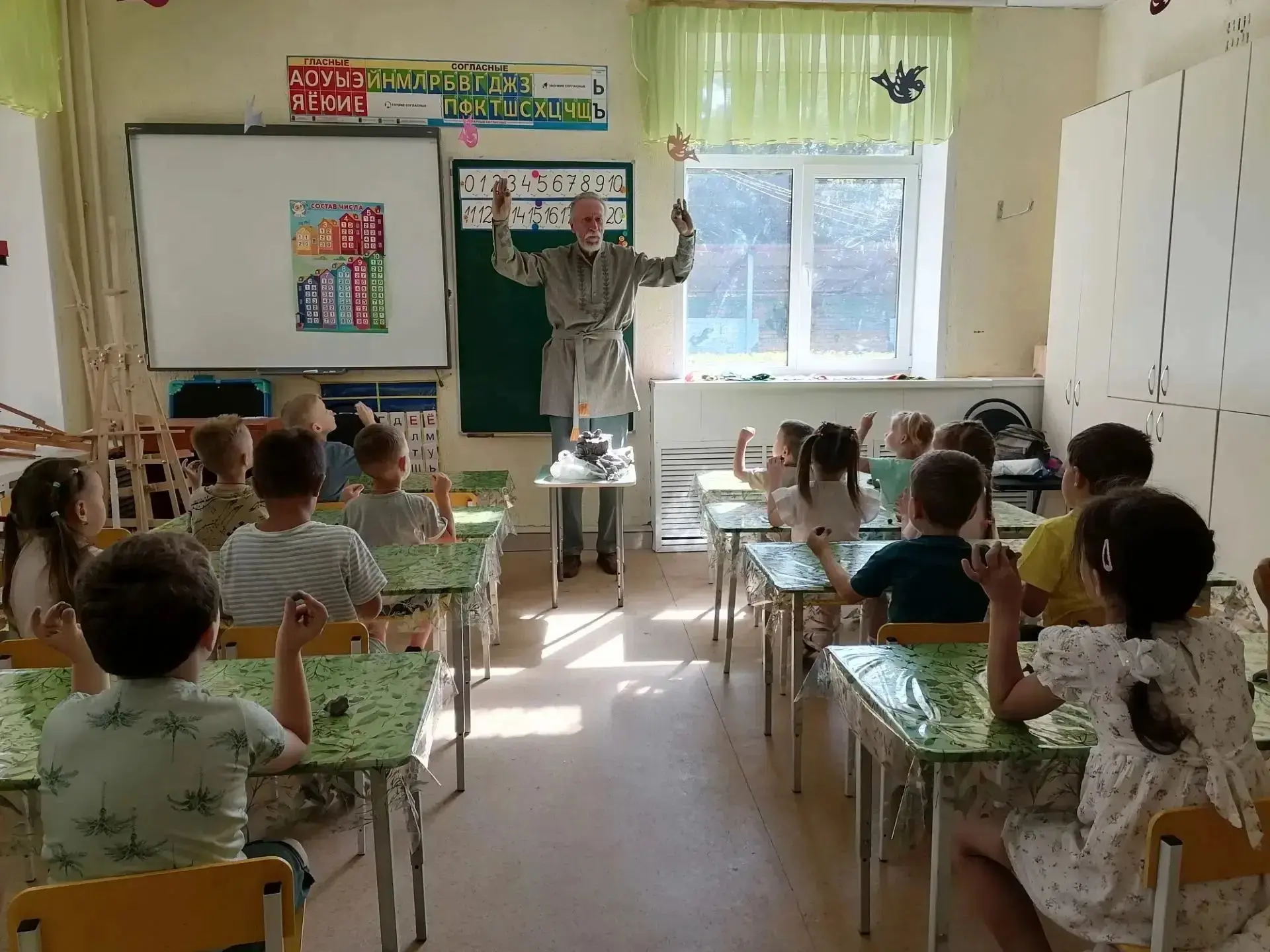 🌺Продолжаем знакомить дошкольников с народными промыслами.