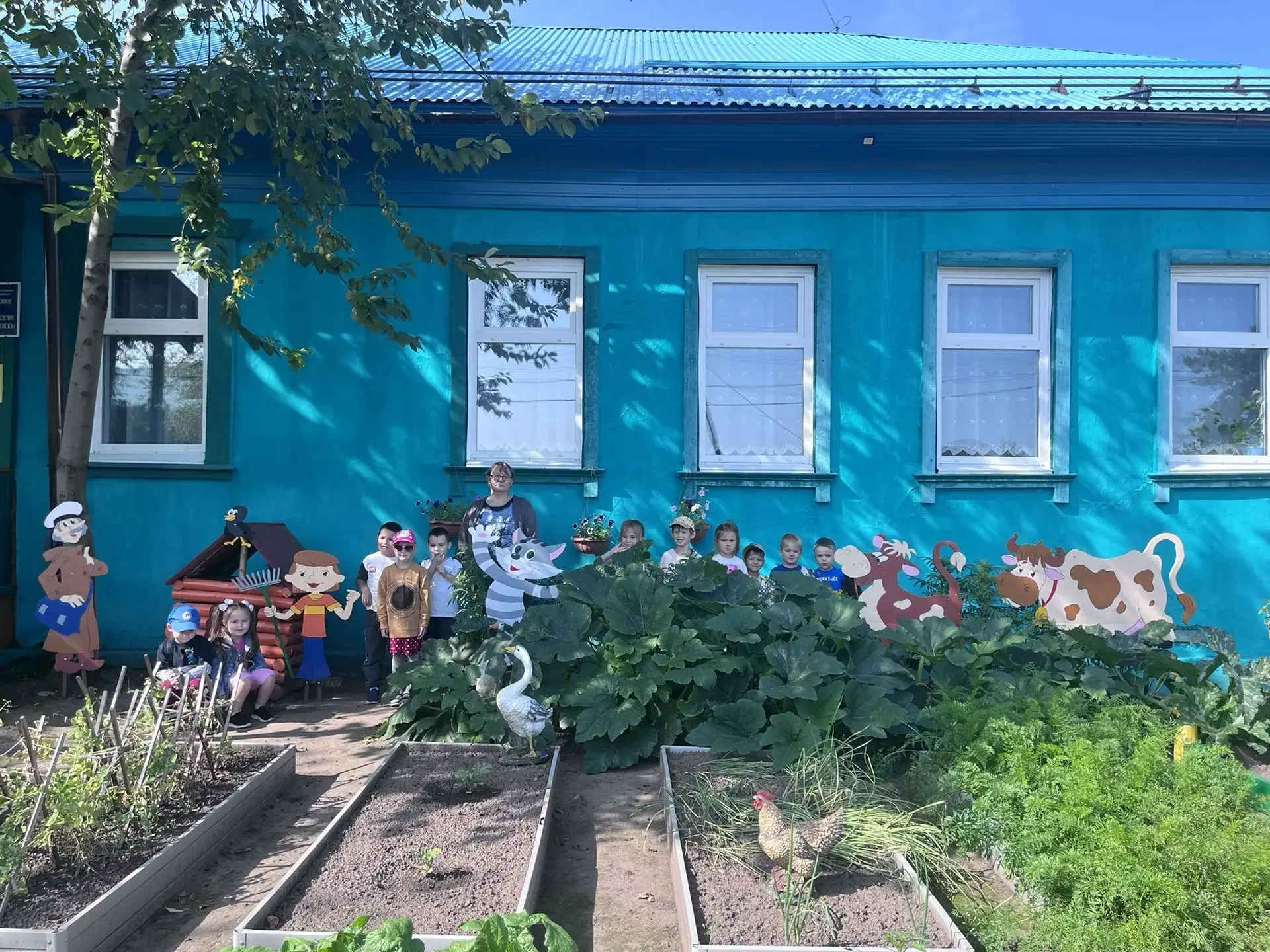 Сбор урожая — настоящий праздник, наполненный светом, смехом и искренней детской радост...