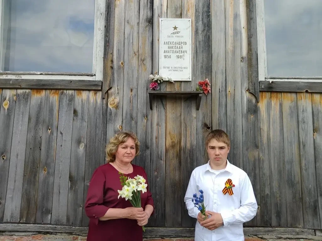 В знаменательный День Победы учащиеся нашей школы провели памятную акцию, отдавая дань ...