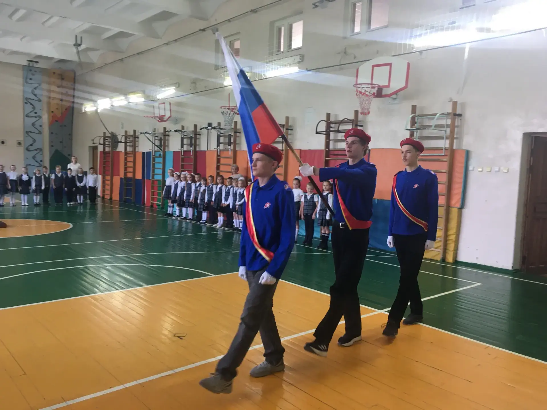 📌 Подводим итоги четверти: 1, 2 и 3 классы ✅  Сегодня, 25 мая, на линейке мы подвели итоги четверти.