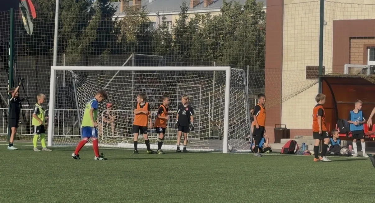 Футбольные тренировки + море позитива = лучший заряд на весь день! ⚽ Ребята ловят кайф ...